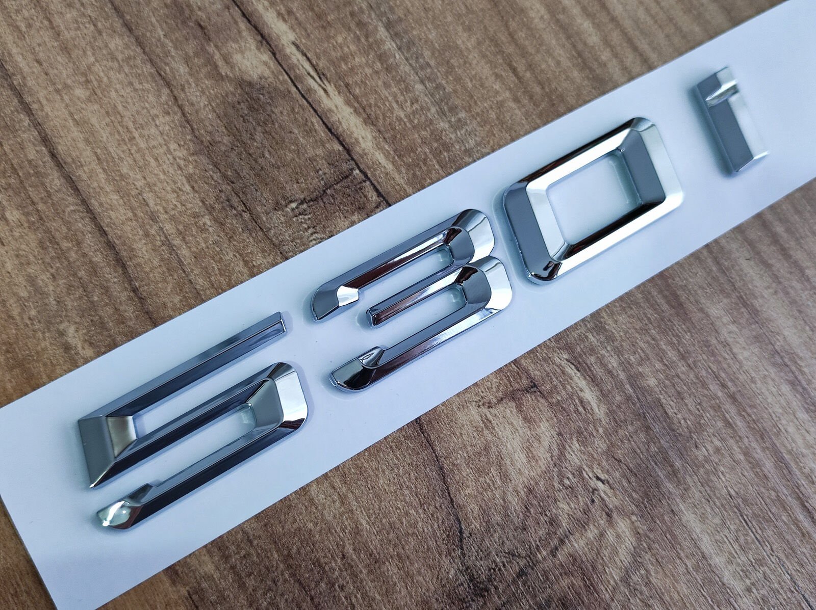 BMW 530İ BAGAJ YAZISI F10 TİPİ